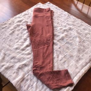 Athleta Power Stash Motto leggings. Size XS